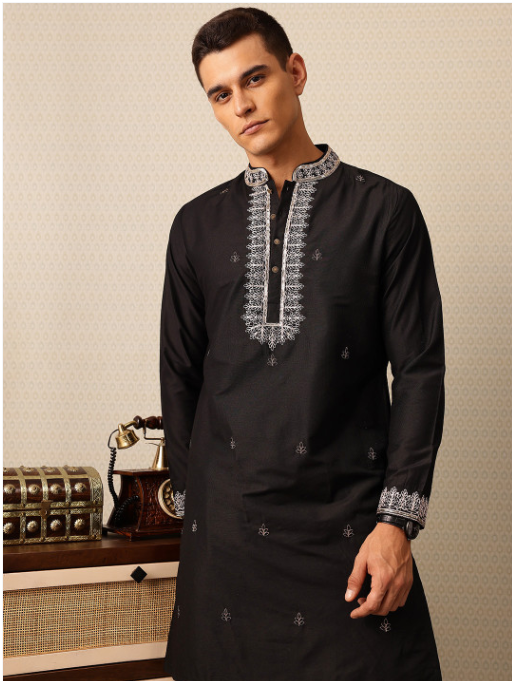 Floral Yoke Design Mandarin Collar Sequinned Jashn Kurta